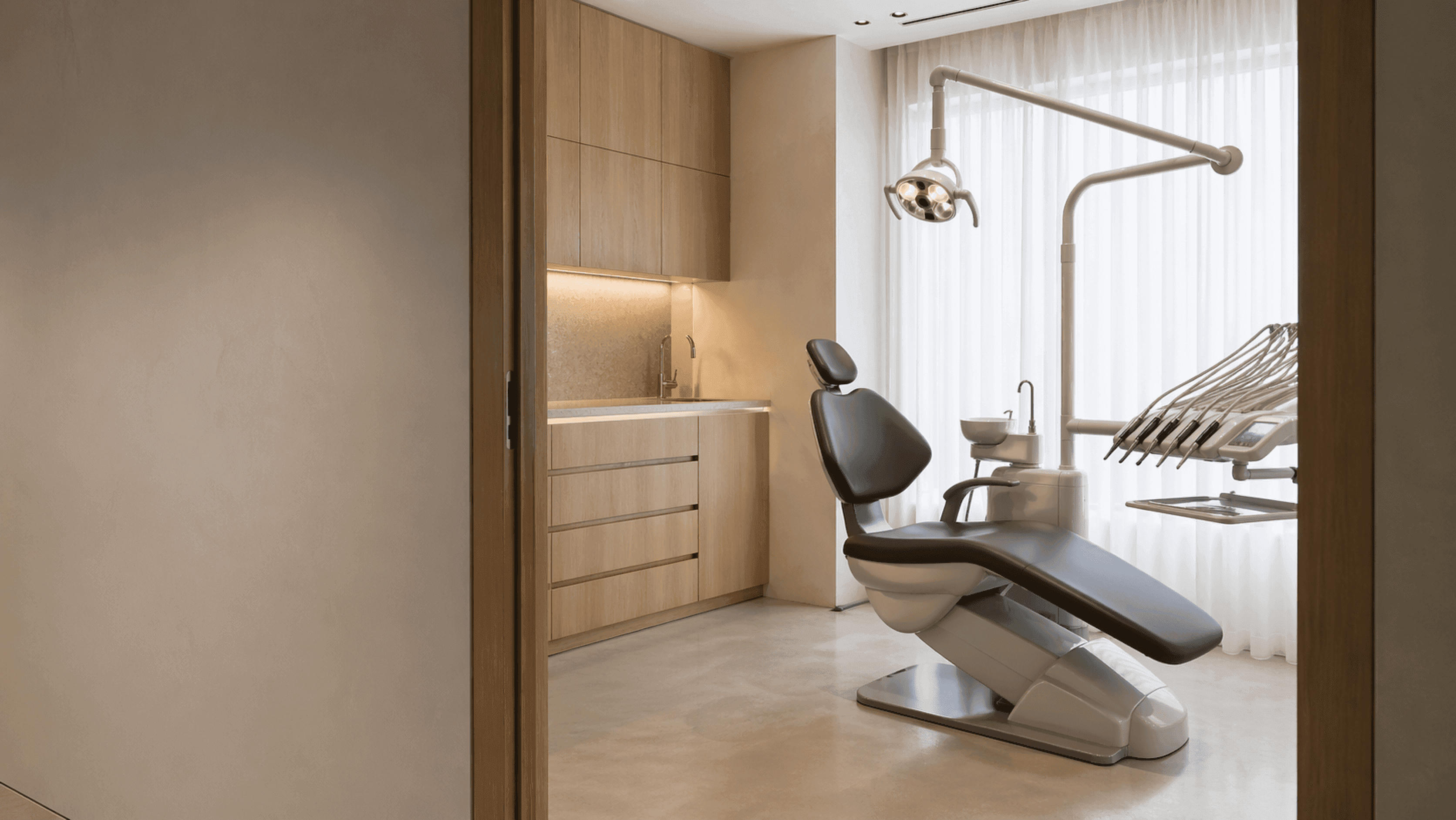 The clinic becomes quieter
